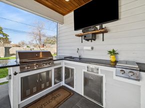 216 W 30th Street, Houston TX 77018