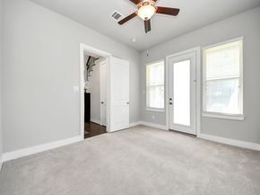5720 Petty Street, Houston TX 77007