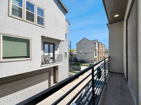5720 Petty Street, Houston TX 77007