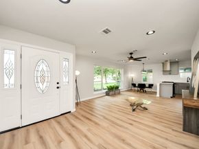 2407 Crestdale Dr, Houston TX 77080