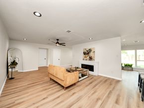2407 Crestdale Dr, Houston TX 77080