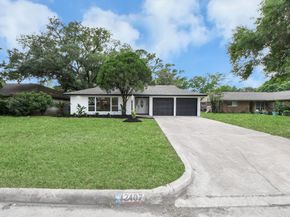 2407 Crestdale Dr, Houston TX 77080