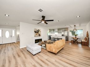 2407 Crestdale Dr, Houston TX 77080