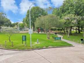 2407 Crestdale Dr, Houston TX 77080