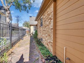 2141 Colquitt Street, Houston TX 77098