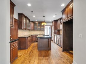 2141 Colquitt Street, Houston TX 77098