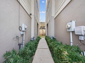 1729 Reinerman Street, Houston TX 77007