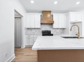 8598 Hoffman Street, Houston TX 77016