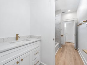 8598 Hoffman Street, Houston TX 77016