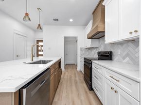 8598 Hoffman Street, Houston TX 77016