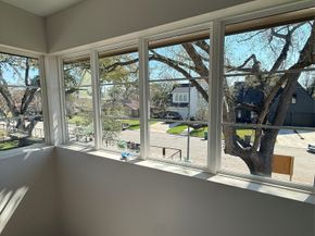 309 Avenue Of Oaks Street, Houston TX 77009