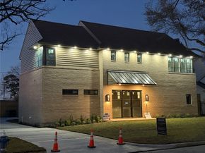 309 Avenue Of Oaks Street, Houston TX 77009