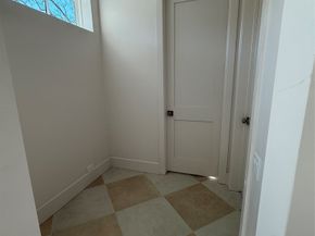 309 Avenue Of Oaks Street, Houston TX 77009