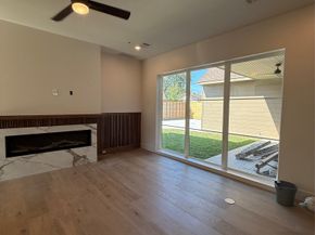 309 Avenue Of Oaks Street, Houston TX 77009