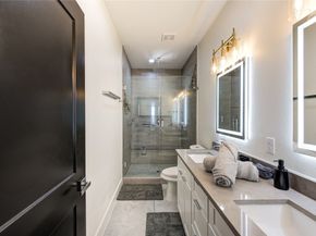 5421 Southlea Street A, Houston TX 77033