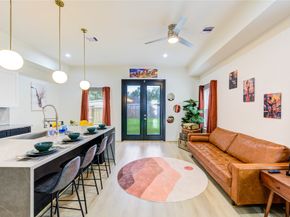 5421 Southlea Street A, Houston TX 77033