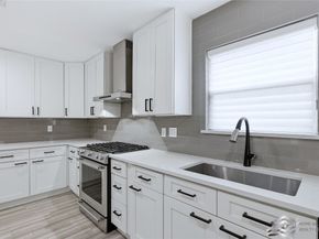 5951 Valkeith Drive, Houston TX 77096