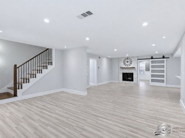 5951 Valkeith Drive, Houston TX 77096