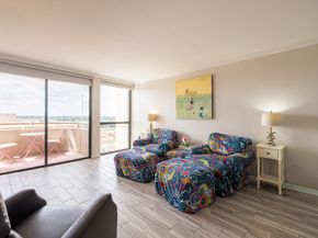 3525 Sage Road 917, Houston TX 77056