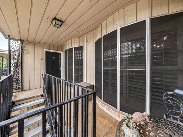 2615 Marilee Lane 2, Houston TX 77057
