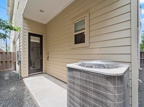 118 Reinerman Street, Houston TX 77007