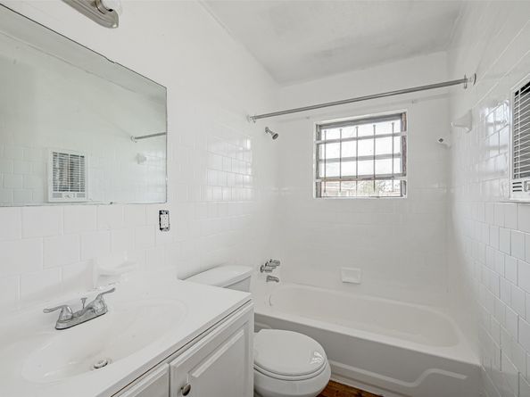 5315 Bellfort Court, Houston TX 77033