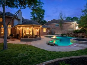 11 Mirror Ridge Court, The Woodlands TX 77382