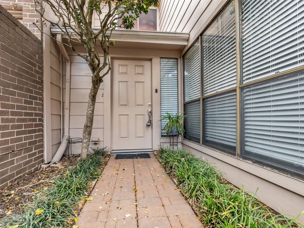 13740 Hollowgreen Drive 605, Houston TX 77082