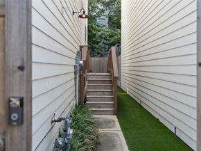 2532 Ohsfeldt Street, Houston TX 77008