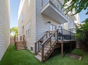 2532 Ohsfeldt Street, Houston TX 77008