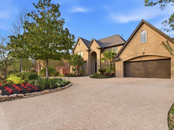 27 Pleasure Cove Drive, The Woodlands TX 77381