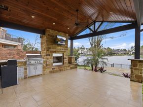 27 Pleasure Cove Drive, The Woodlands TX 77381