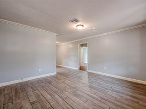 5431 Willow Glen Drive, Houston TX 77033