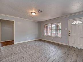 5431 Willow Glen Drive, Houston TX 77033