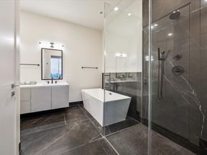 1711 Allen Parkway 1903, Houston TX 77019