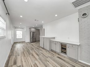 127 Amundsen Street, Houston TX 77009