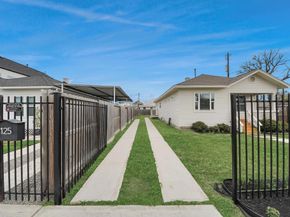 127 Amundsen Street, Houston TX 77009