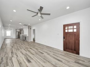 127 Amundsen Street, Houston TX 77009