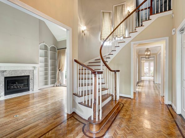 5469 Briar Drive, Houston TX 77056