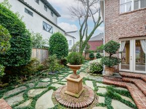 5469 Briar Drive, Houston TX 77056