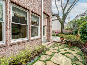 5469 Briar Drive, Houston TX 77056