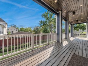1102 Wynnwood Lane, Houston TX 77008