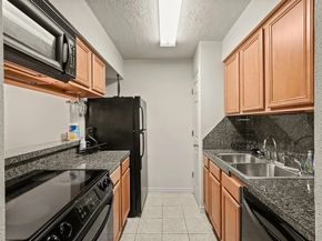 3224 Timmons Lane 108, Houston TX 77027