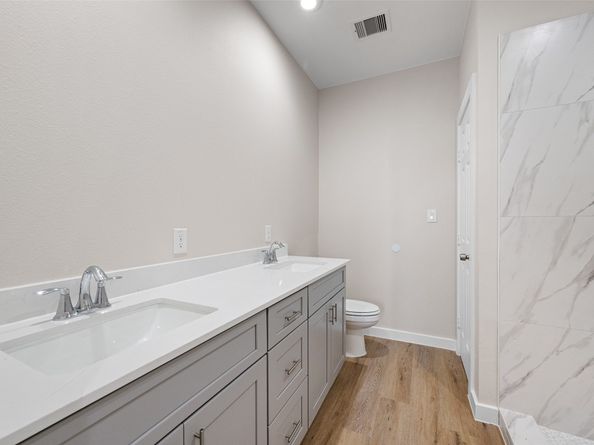 9409 Clinton Drive, Houston TX 77029