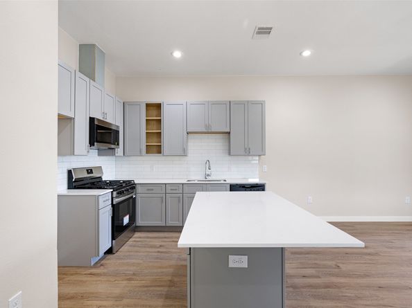 9409 Clinton Drive, Houston TX 77029