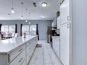 301 Tabor Street, Houston TX 77009