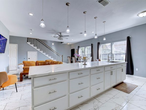 301 Tabor Street, Houston TX 77009