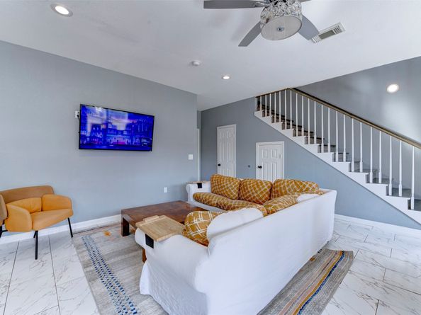 301 Tabor Street, Houston TX 77009