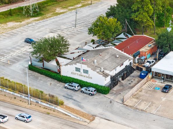 1046 Gardenia Drive, Houston TX 77018