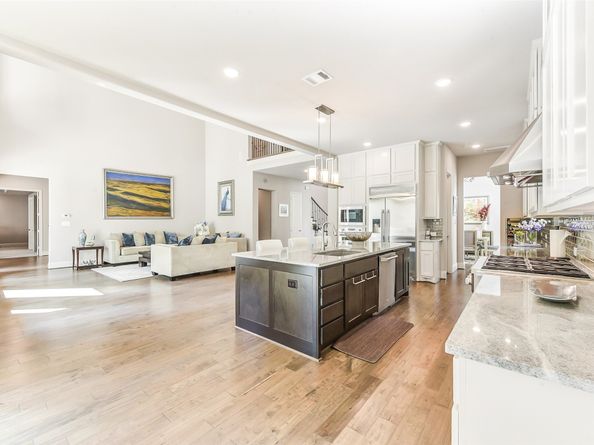 7 Yellowstar Court, Tomball TX 77375